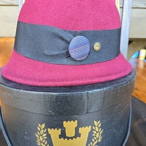 Goorin Bros vintage burgundy wool hat in original box